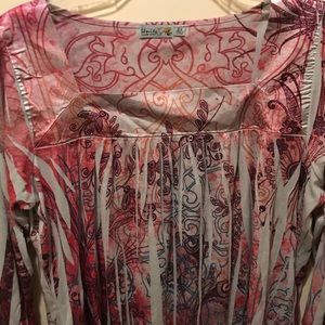 Woman’s Unity World Wear blouse. Size 2X.